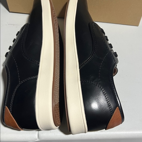 Men’s size 13 Steve Madden Black sneakers with ties Men\'s Oxfords main image 6